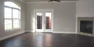 STUNNING 4 Bedroom, 2.5 Bathroom, 2 Car Garage In Fayetteville, AR Gallery 8