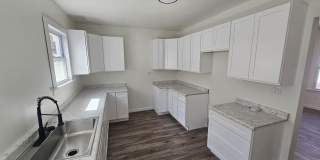 2509 Gladstone St Gallery 17