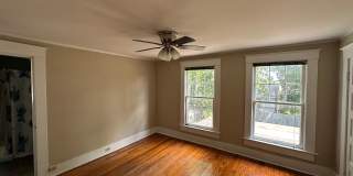 3 BR/ 2BA Central Gardens Bungalow Gallery 9