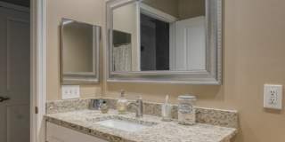 One Bedroom With Garage near Grandview Gallery 8