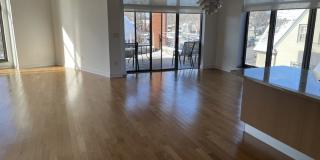 Beautiful 2 Bedroom Condo in Whitefish Bay Gallery 15