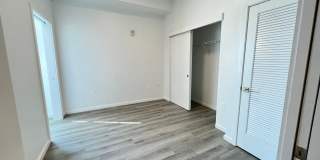725 W Pratt Gallery 26