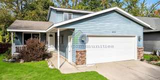 Beautiful Spacious 4 Bedroom Kentwood Home Gallery 1