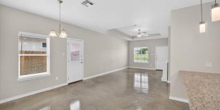 412 W Avenue C Gallery 12