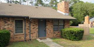 Convenient to Navy Federal & Pine Forest/Nine Mile Road area! Gallery 9