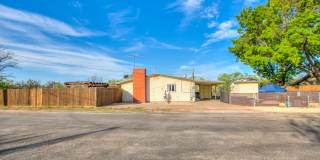 AVAILABLE NOW!!! 2 Bedroom Home Near Lake Nasworthy!! Gallery 1