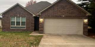 3 Bed / 2 Bath AVAILABLE NOW! Gallery 1