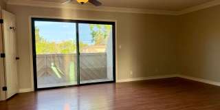 Adorable centrally located townhome Gallery 9