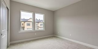 11371 NEWTONIAN Boulevard Gallery 15