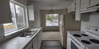 3 BR, 2 BA unit in QUITE 4 plex. Storage & W/D included 3 BR, 2 BA unit in QUITE 4 plex. Storage & W/D included Gallery 3