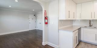 48 Roseland Avenue Gallery 21
