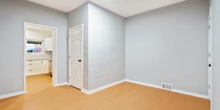 Renovated 2 Bed, 1.5 Bath Rowhome in Hazelwood - Central AC & Heat, Laundry - Available Now! Gallery 9