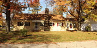 PRELEASING for AUGUST! Walk to Ball State! Spacious 4BR with Fenced Yard & Garage Gallery 6