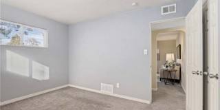 Charming 3BR House in Thornton Gallery 11