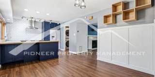 Spacious Townhouse with Washer/Dryer and Central AC Gallery 7