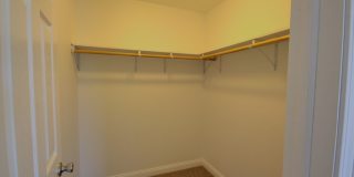 Gorgeous 3 Bedroom Townhome Gallery 15