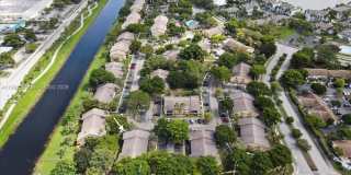 3047 N Oakland Forest Dr Gallery 17
