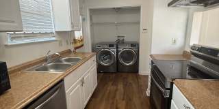 2BD 2.5BA FURNISHED CONDO WITH WATER INCLUDED Gallery 3