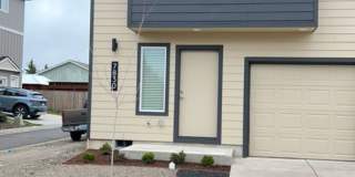 3 Bedroom 2.5 Bath Townhouse Gallery 1