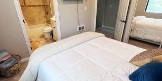 Beautifully Furnished 2 Bed/2.5 Bath Townhome in the Desirable Woodlands of La Jolla Gallery 27