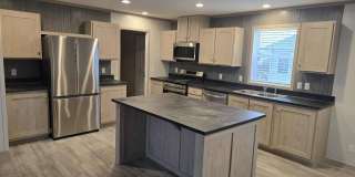 415 NW Poplar Ave Gallery 1