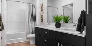 The Hadley Gallery 11