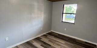 Beautiful 3BR/1BA Lakeland Home with Bonus Room Near Southeastern University! Gallery 13