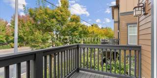 *MOVE-IN SPECIAL!* 3 BD I 2.5 BA Beaverton Townhome Gallery 24
