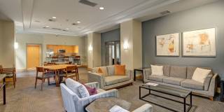 0bd/1ba Bellevue Condo Gallery 23