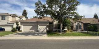 Located on Cul-De-Sac 4 bedroom 3 bedroom Located on Cul-De-Sac 4 bedroom 3 bedroom Gallery 1