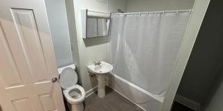 219 w 15th Large 3 Bedroom House - Central Davenport Gallery 13