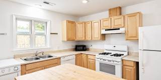 Charming Pet-Friendly Home Near The Dairy Market Gallery 1