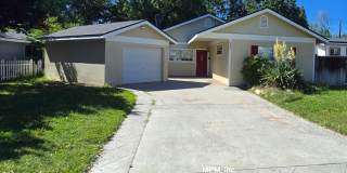 3 bedroom 2 bath home near schools and shopping Gallery 1