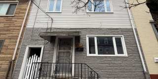 1706 Mary Street Gallery 1