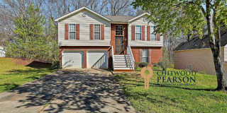 3BR Split Level with 2 Car Garage in Jonesboro Gallery 1