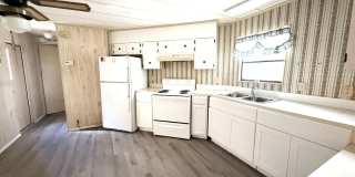 FIRST MONTH RENT FREE! Cute and Quiet 2/2 in N. Ft. Myers Gallery 10