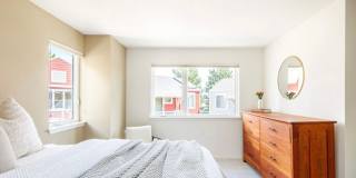 ***1,000 Off 1st Month rent if Lease signed by 9/1*** Light filled 3BD/3BA townhome Gallery 13