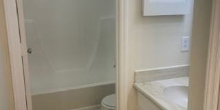 Upper unit condo in Winston-Salem Gallery 12