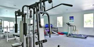 2222 BEACHWOOD Dr Gallery 45