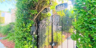 1002-1012½ N. Sweetzer Ave. Gallery 33