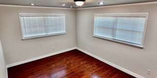 1706 Emerald Gallery 13