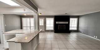 Amazing 4/2.5 in Prime Location! Minutes from Texas Tech and Hospitals! Gallery 7