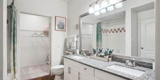 La Ventura Apartments Gallery 40