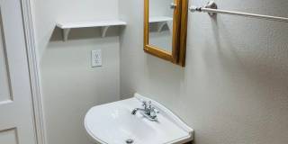 Reduced price for quiet and private location near TMH Gallery 10