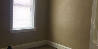 One bedroom apartment west side of Saint Paul Gallery 5