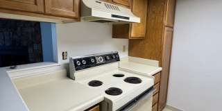 2 bedroom, 2 bath condo on Southwest side of Colorado Springs, MOVE IN SPECIAL Gallery 5