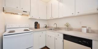 Olympus Park Apartment Homes Gallery 9