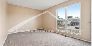Beautiful Home with 2 Car Garage and Fenced Back Yard Gallery 13