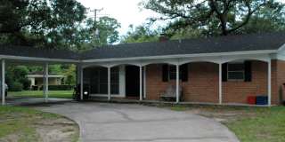 Available Fall 2026! 3 Bed/2 Bath House Right off of NW 34th St. Close to UF Gallery 1