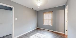 105 Woods Avenue Gallery 8